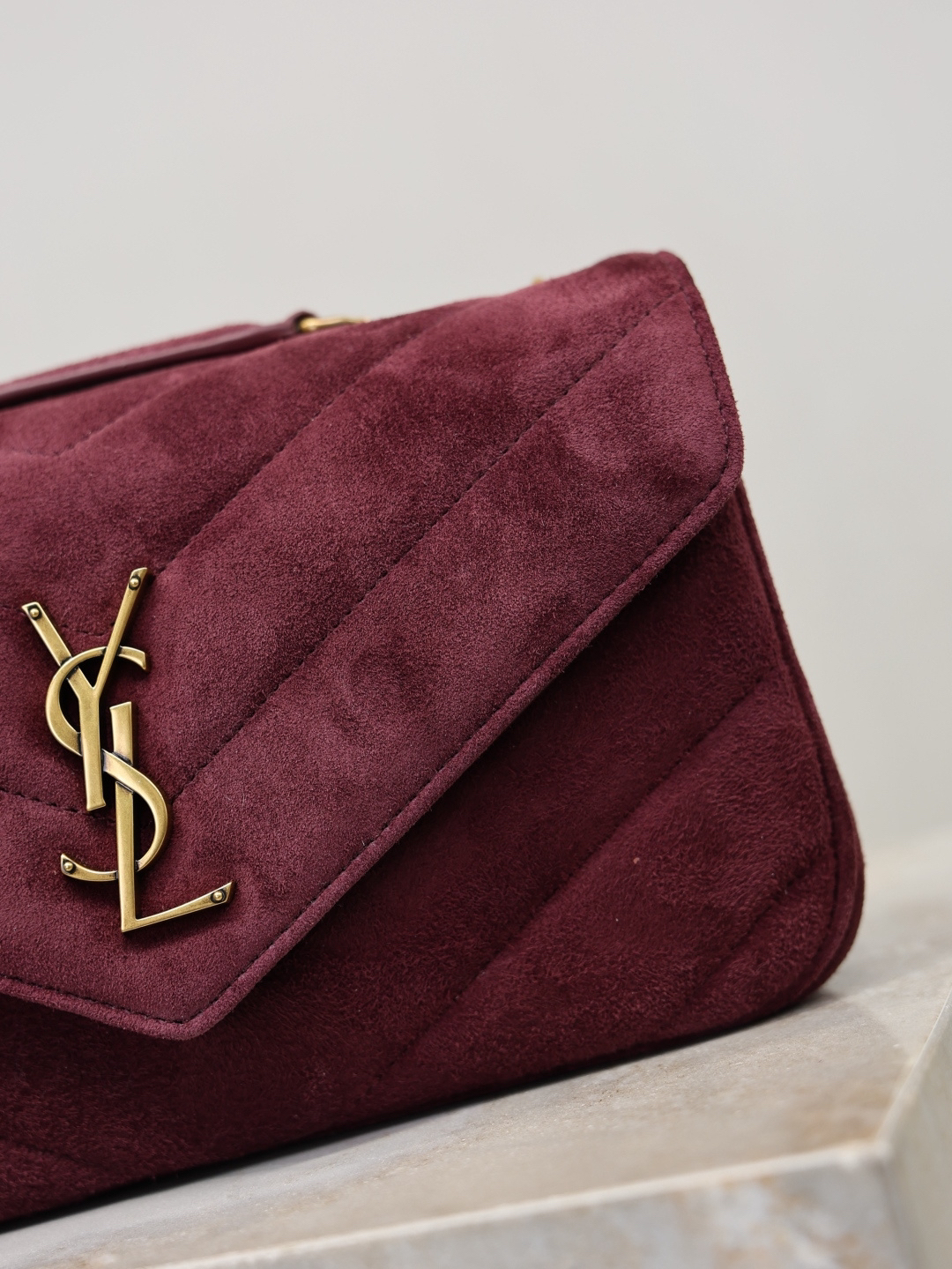2026サンローラン「Saint Laurent LOULOU スモール スエード ショルダーバッグ