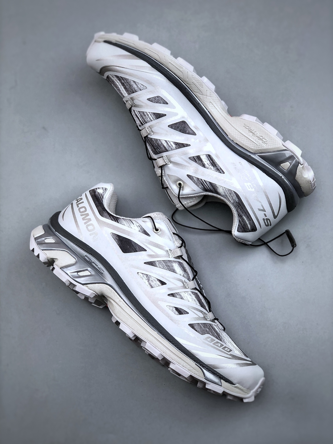 サロモン「SALOMON」XT-6 ユニセックス スポーツスタイルシューズ