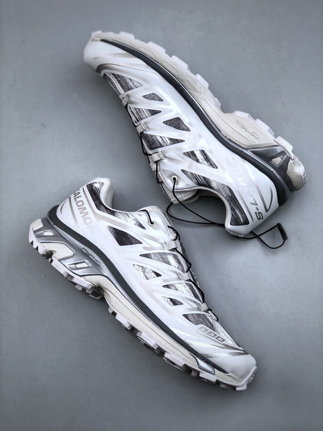 サロモン「SALOMON」XT-6 ユニセックス スポーツスタイルシューズ