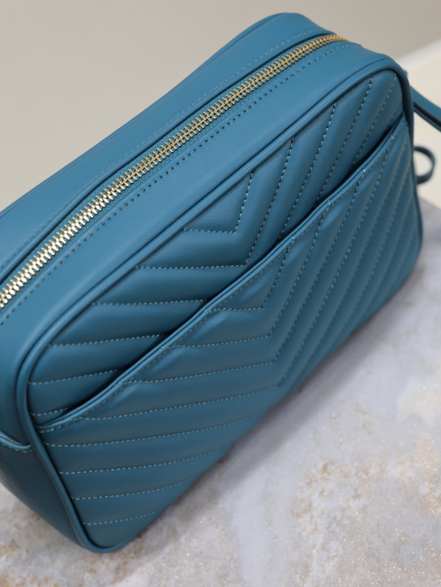 2026サンローラン「Saint Laurent LOU カメラバッグ