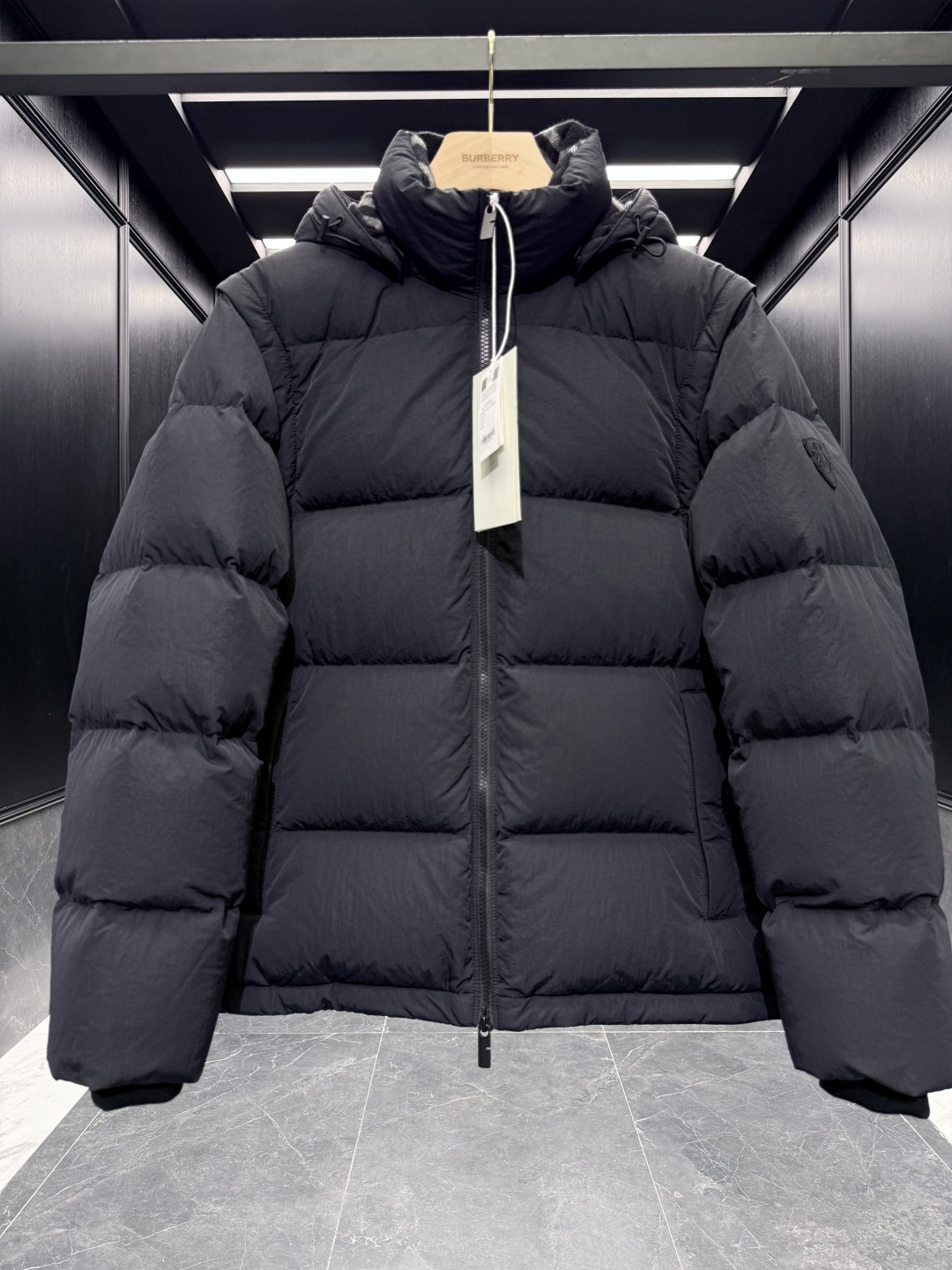 バーバリー「Burberry」秋冬着脱式袖＆フード付きダウンジャケット【超おすすめ】