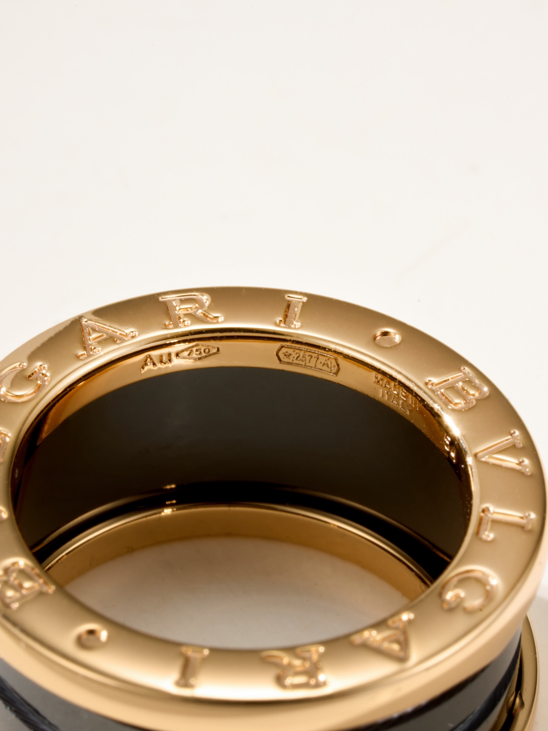 ブルガリ「Bvlgari」エレガントなリングコレクション