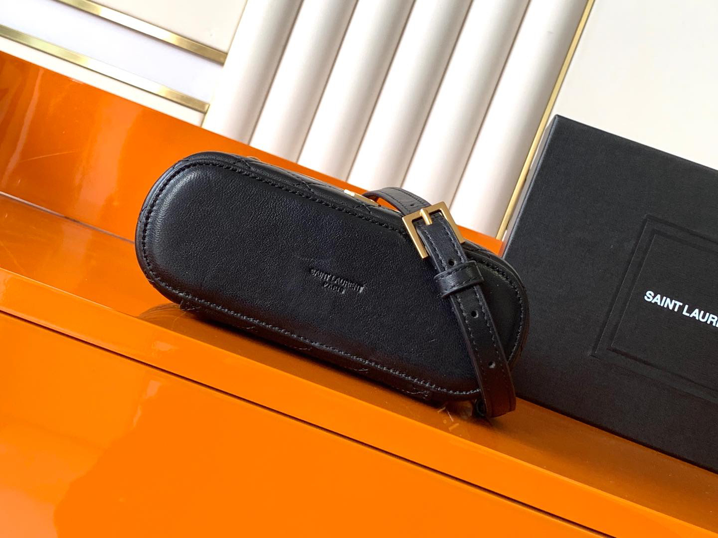 サンローラン「Saint Laurent」ギャビー ヴァニティバッグ（ラムスキン）