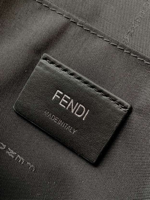フェンディ「Fendi」フェンディ レザーハンドバッグ / クラッチバッグ