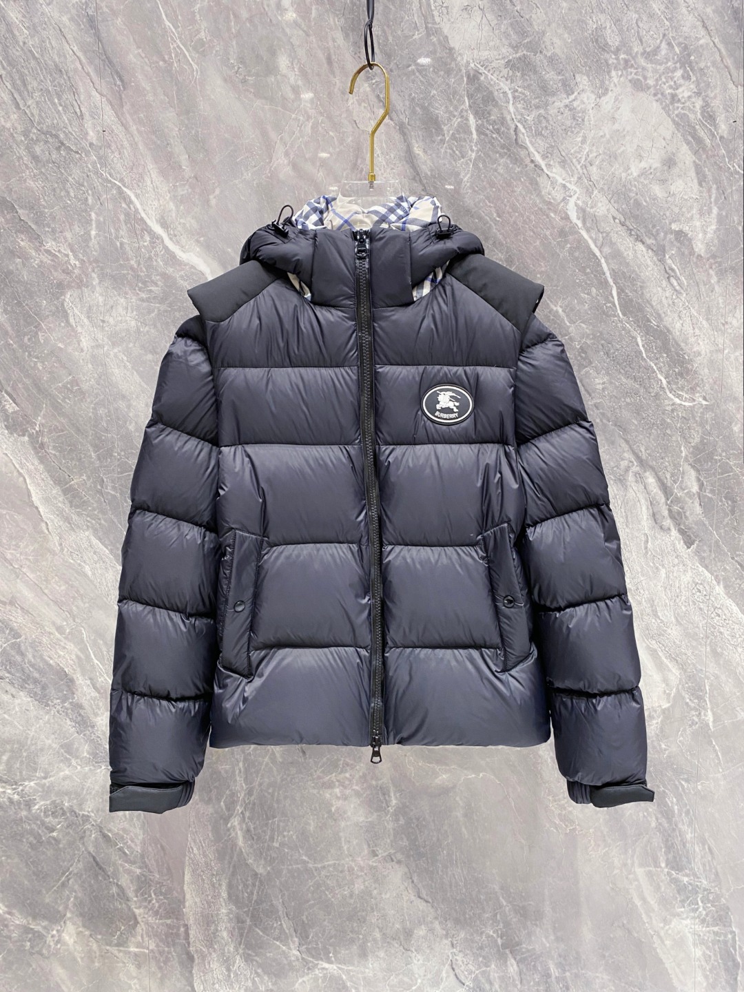 バーバリー「Burberry」秋冬着脱式袖＆フード付きダウンジャケット