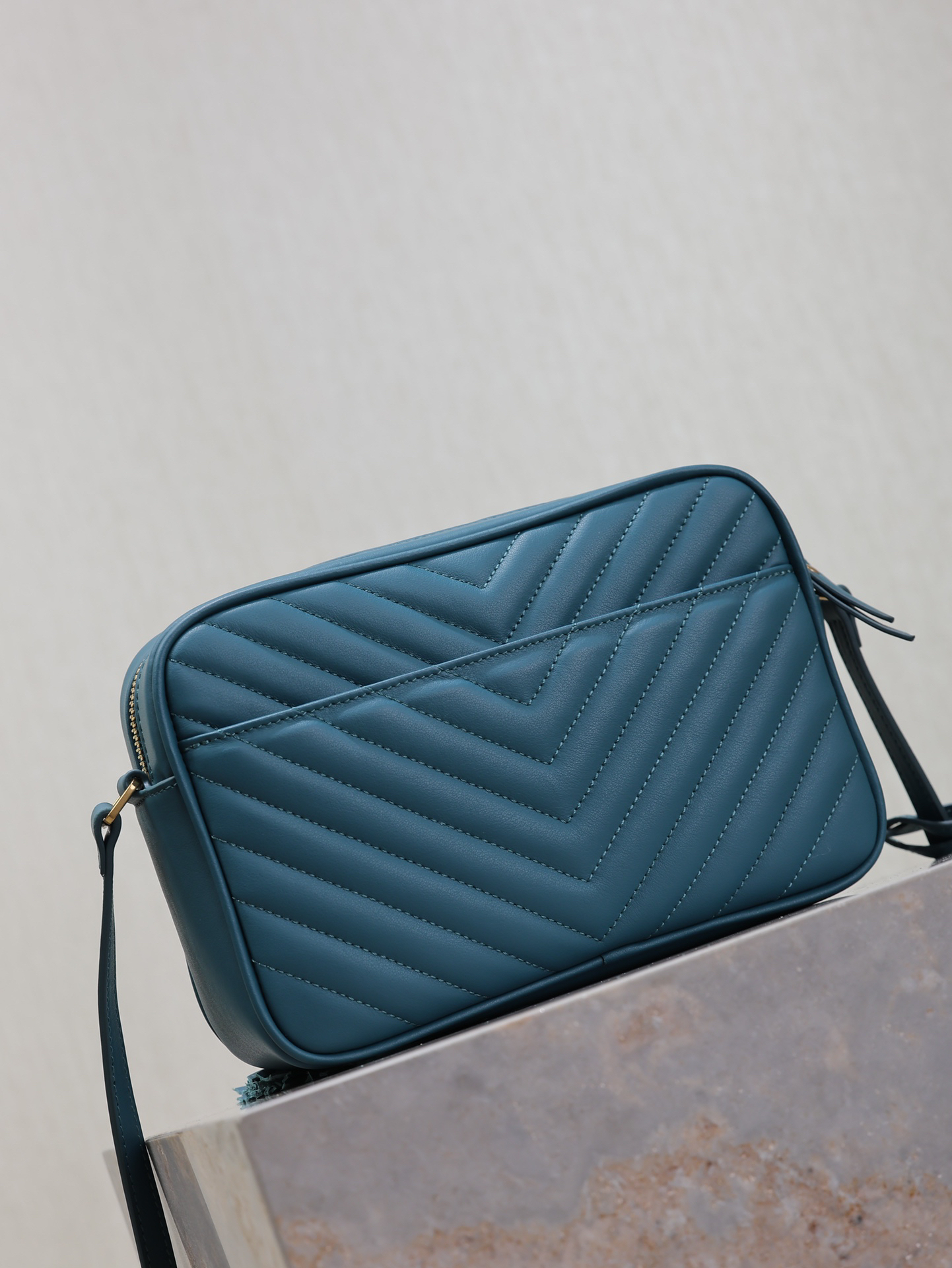 2026サンローラン「Saint Laurent LOU カメラバッグ