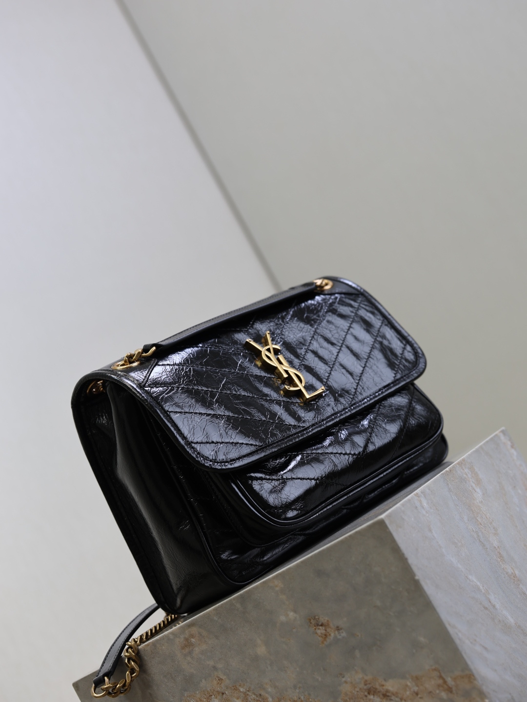 2026サンローラン「Saint Laurent NIKI ミディアム ヴィンテージクリンクルレザー チェーンショルダーバッグ