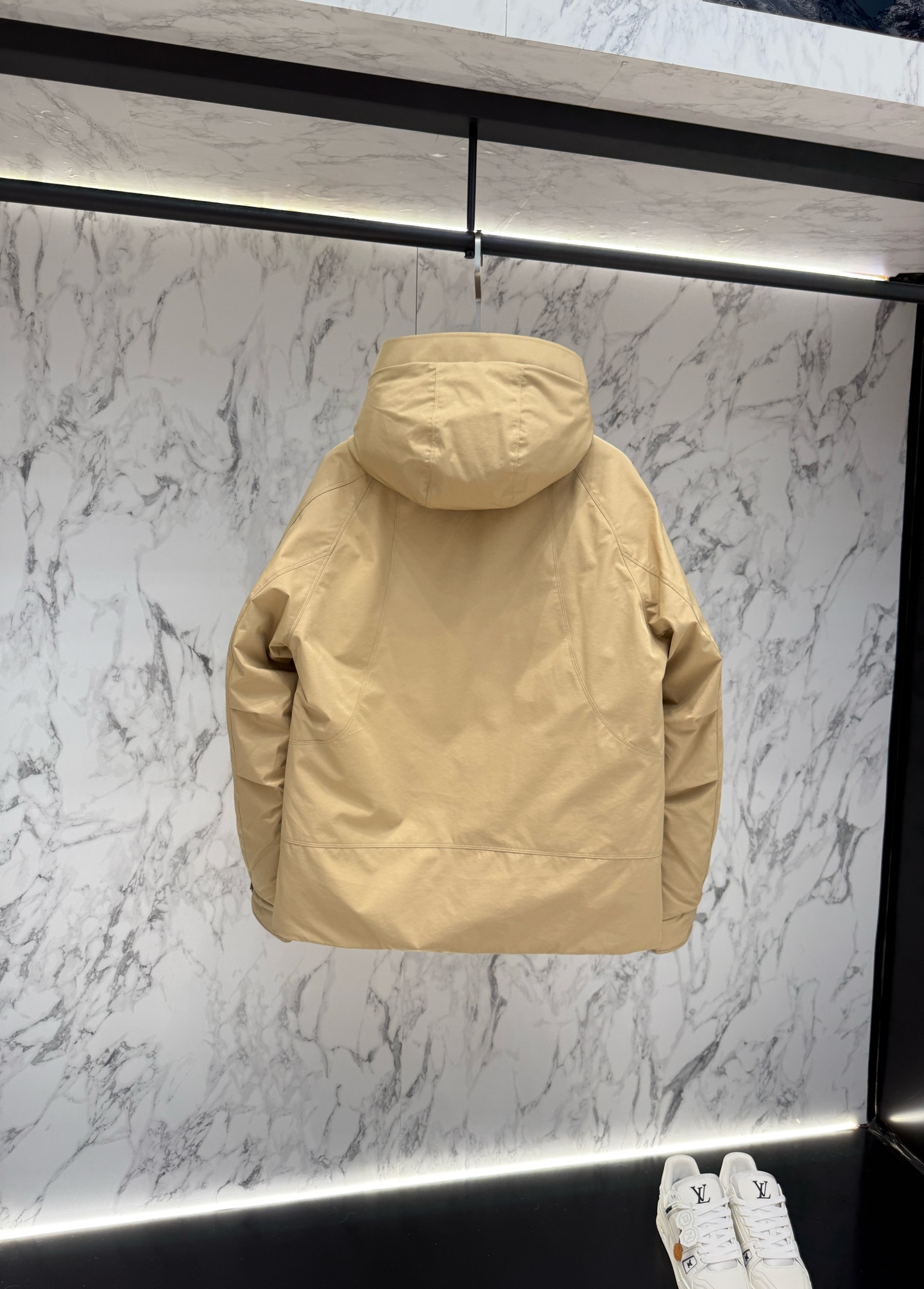 バーバリー「Burberry」スタイリッシュな保温ダウンフード