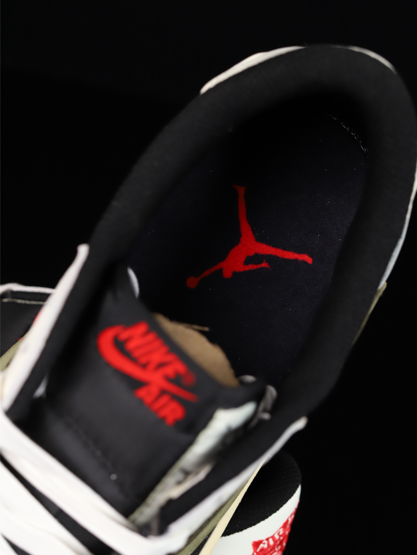 【日本未発売モデル】Nike Air Jordan 1 Low x Travis Scott Reverse Swoosh スニーカー