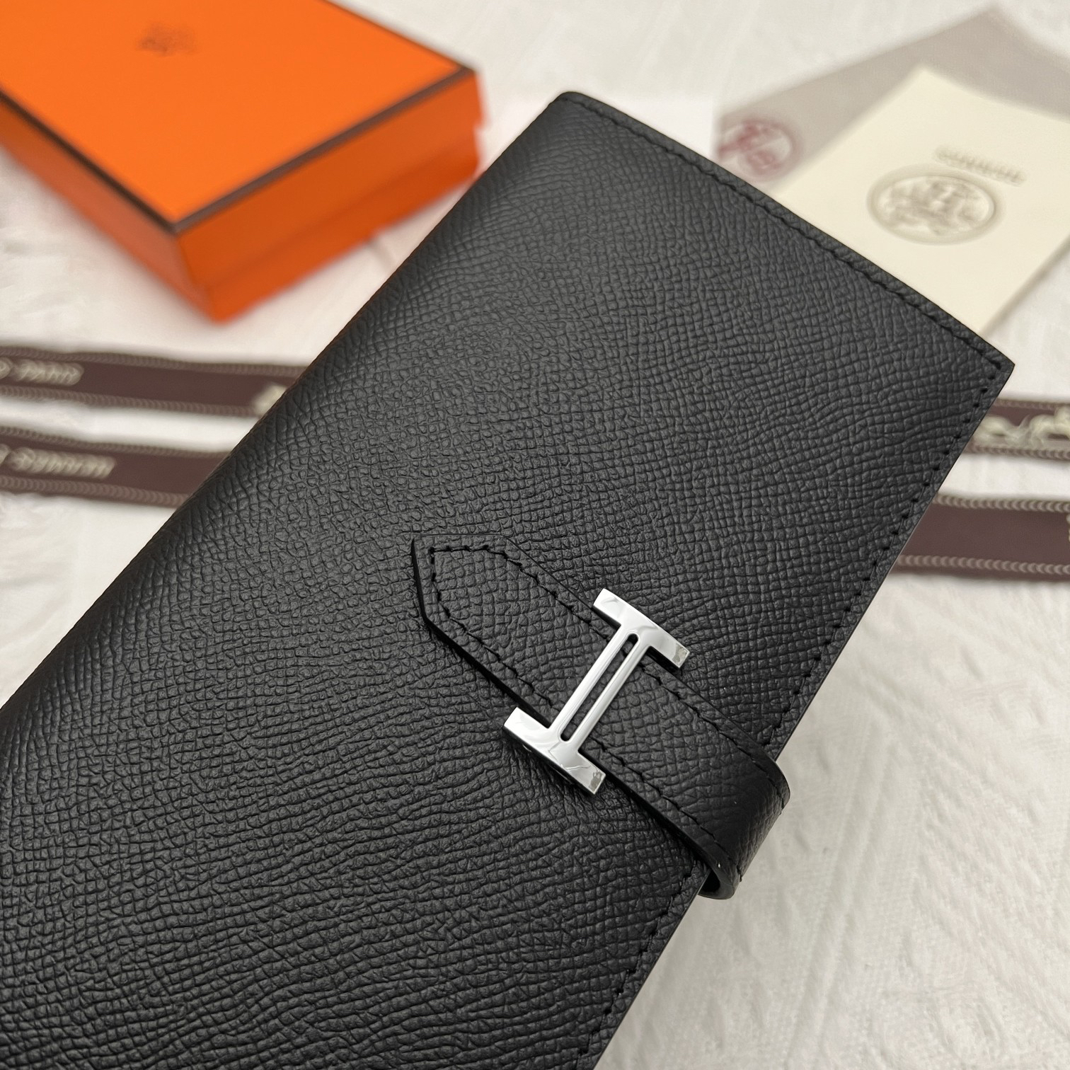 エルメス(Hermès) ベアン《H》のクラスプ開閉 長財布 6色