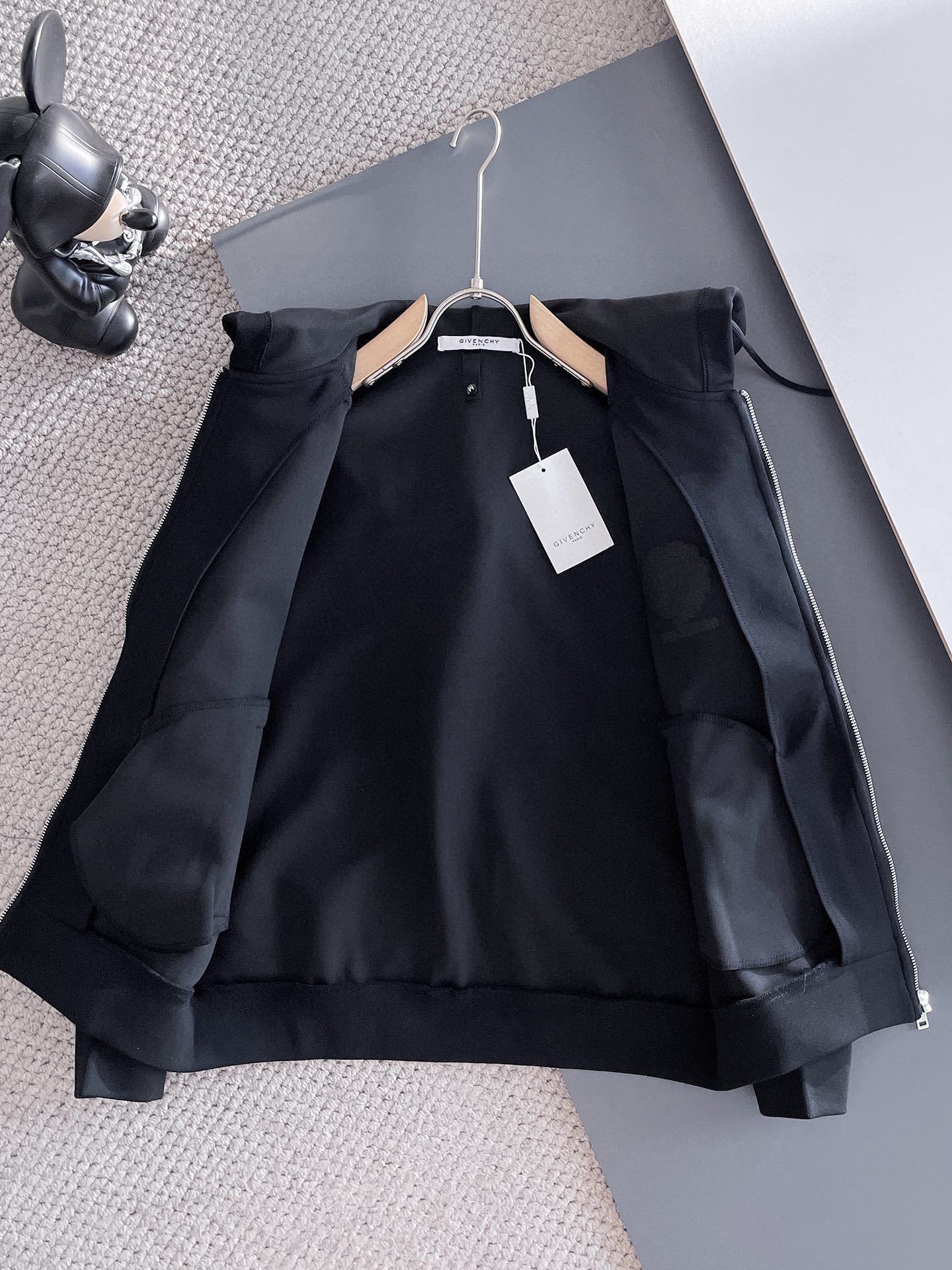 ジバンシィ「Givenchy」 秋冬 メンズ カジュアルスポーツセット