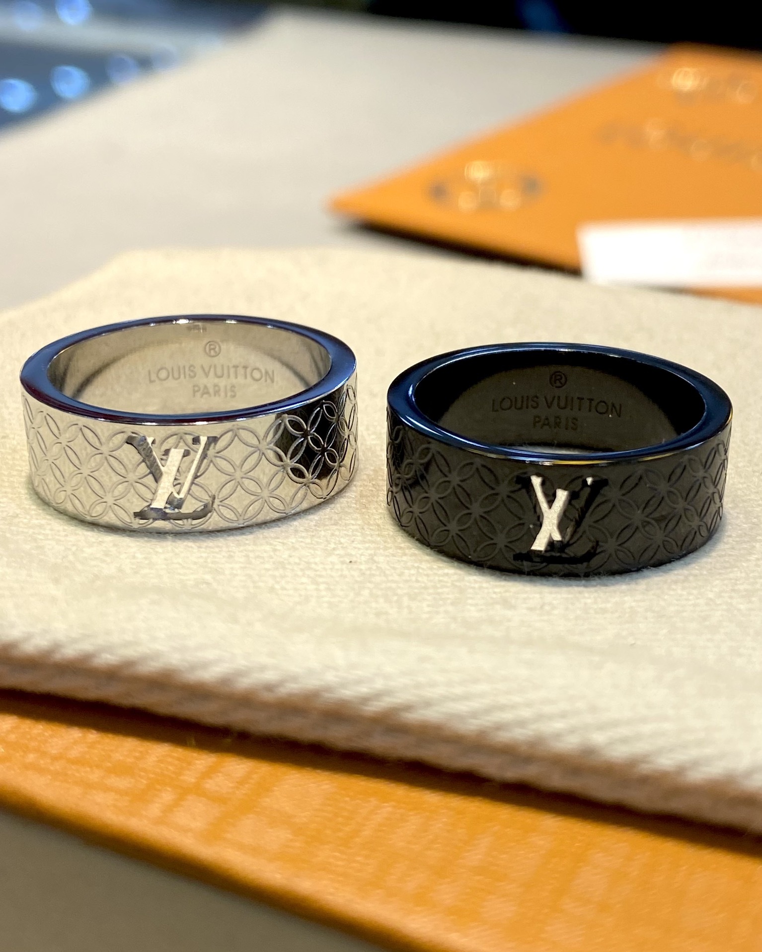 ルイ・ヴィトン「Louis Vuitton」モノグラム彫刻透かしリング