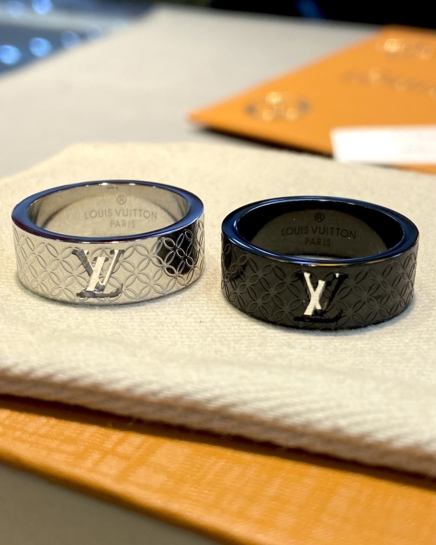 ルイ・ヴィトン「Louis Vuitton」モノグラム彫刻透かしリング