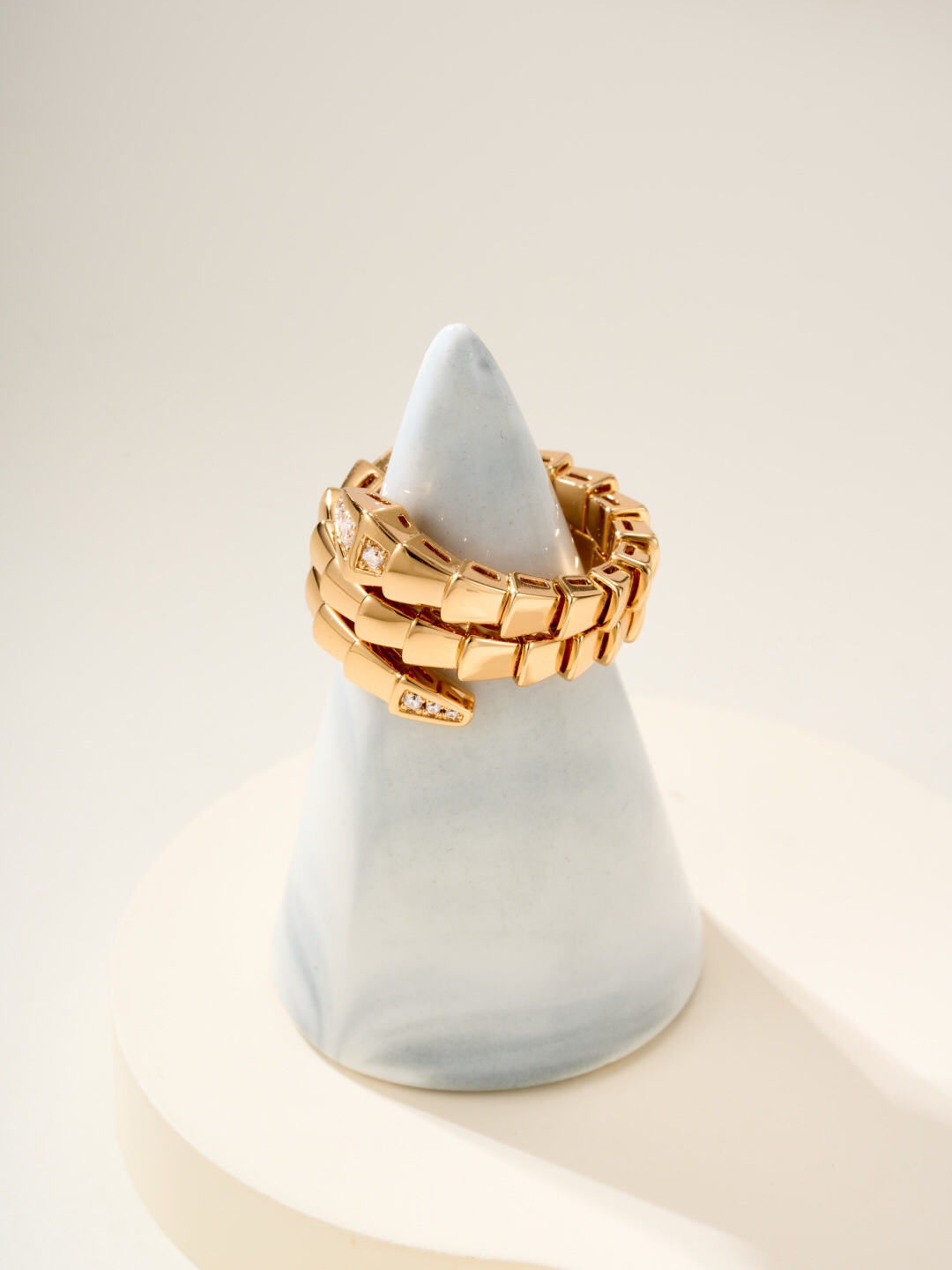 ブルガリ「Bvlgari」エレガントなリングコレクション