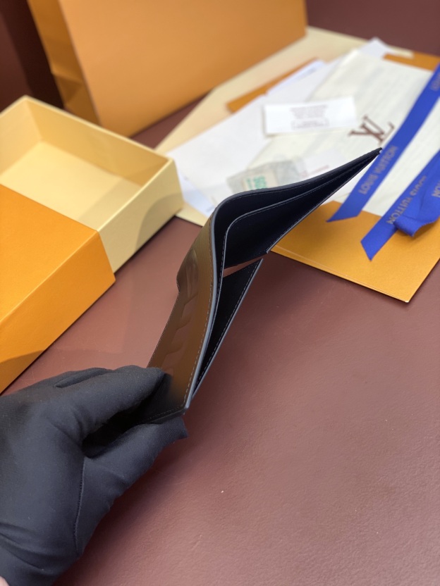 ルイ・ヴィトン「Louis Vuitton」LV x Supreme コラボ ポルトフォイユ･ミュルティプル