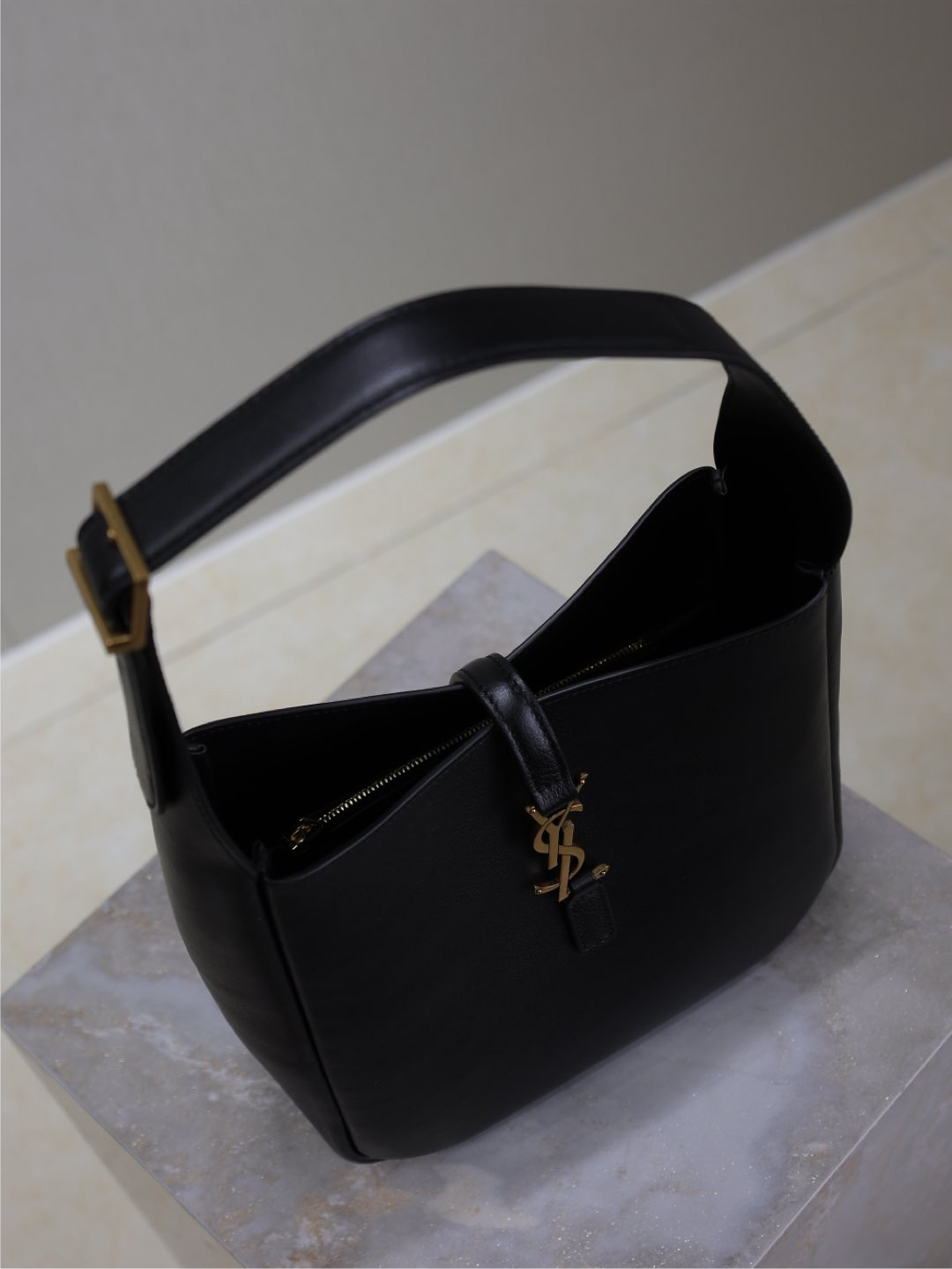2026サンローラン「Saint Laurent LE 5 À 7 プティ スプレ グレインドレザー ショルダーバッグ