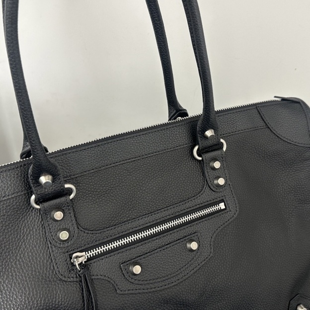 バレンシアガ「Balenciaga」バレンシアガ ル・シティ / ショルダーバッグ