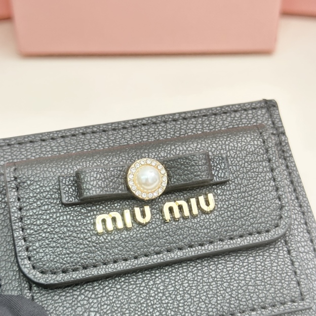 ミュウミュウ「Miu Miu」ミュウミュウ カーフスキン マルチウォレット 5236 / 二つ折り財布