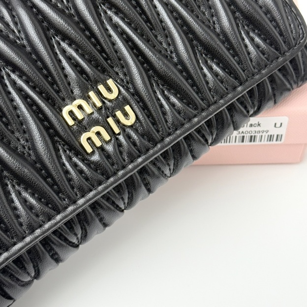 ミュウミュウ「Miu Miu」ミュウミュウ マテラッセ ラムスキン クラッチバッグ 943 / コンパクトウォレット