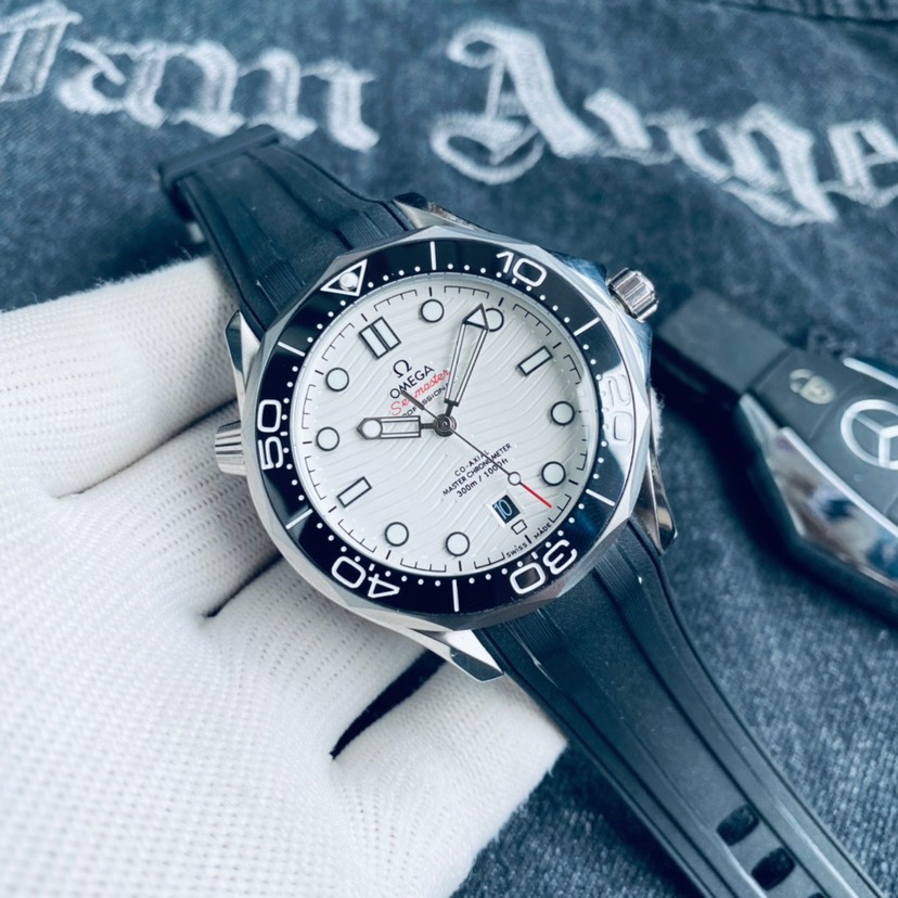 オメガ「Omega」シーマスター ダイバー 300M コーアクシャル マスター クロノメーター 42mm