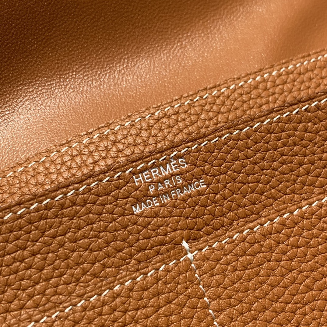 エルメス「Hermès」トゴ スキン ゴールデンブラウン パスポートケース