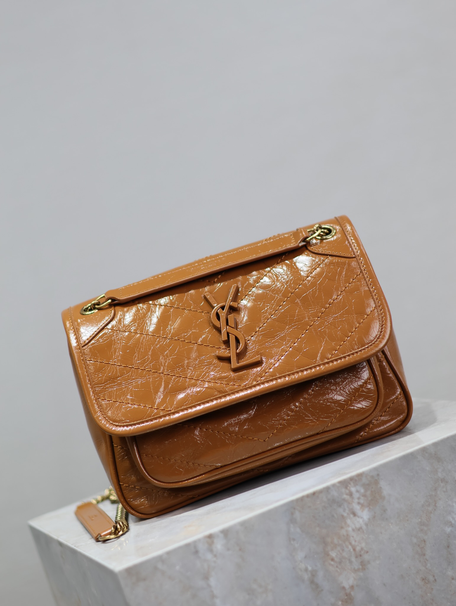 2026サンローラン「SAINT LAURENT NIKI チェーンショルダーバッグ（スモールサイズ）