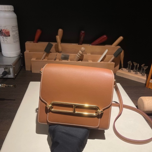 エルメス「Hermès」ルリス 19 ショルダーバッグ「Roulis Bag」-isetant