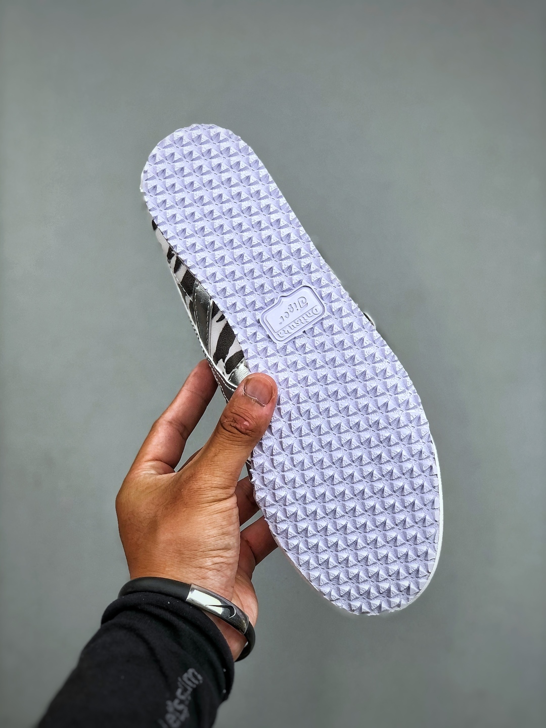 オニツカタイガー「Onitsuka Tiger」MEXICO 66 スリッポン スニーカー