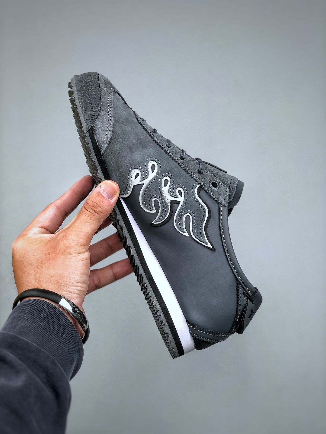 オニツカタイガー「Onitsuka Tiger」MEXICO 66 スリッポン スニーカー