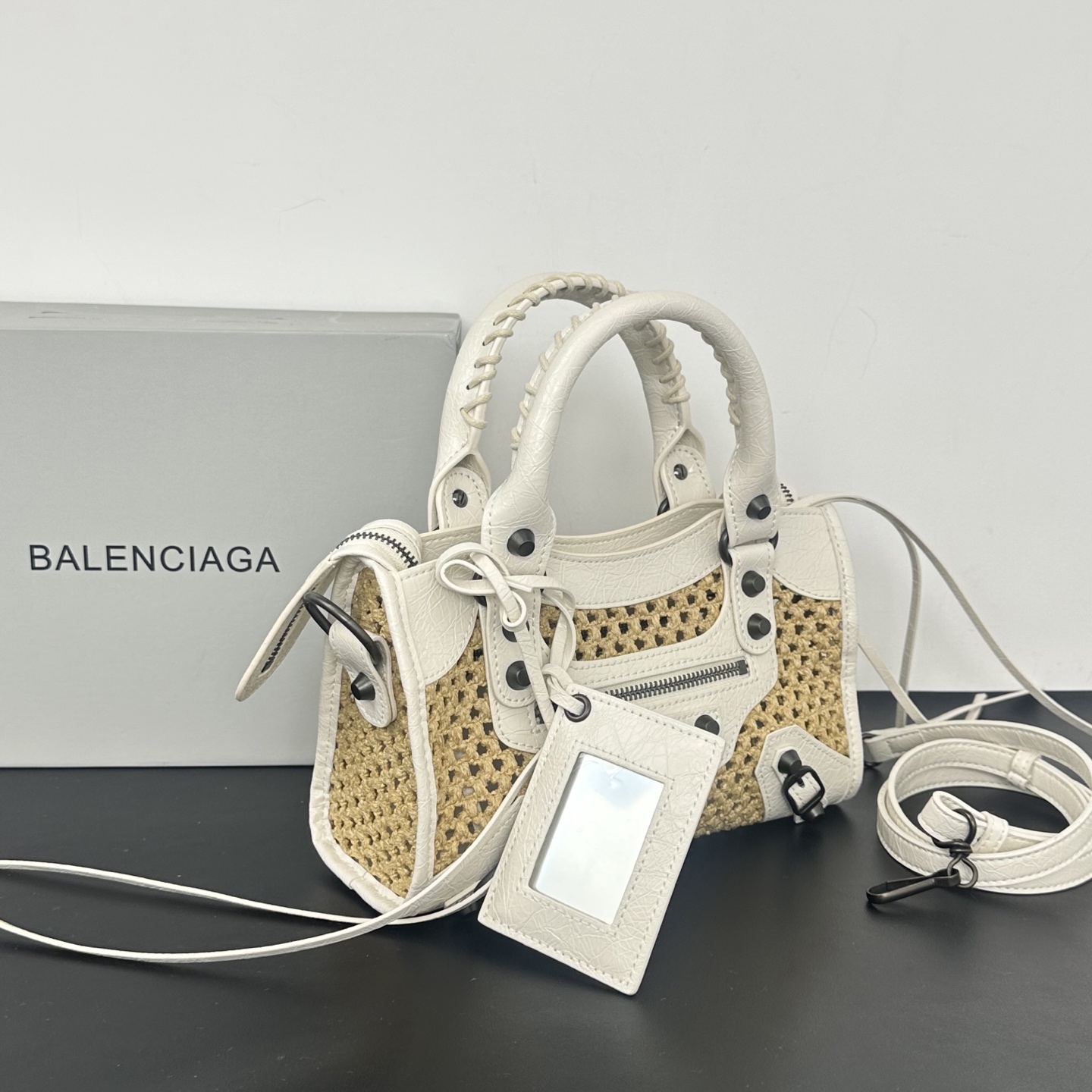 バレンシアガ「Balenciaga」バレンシアガ ラフィア ル・シティ ハンドバッグ / トートバッグ