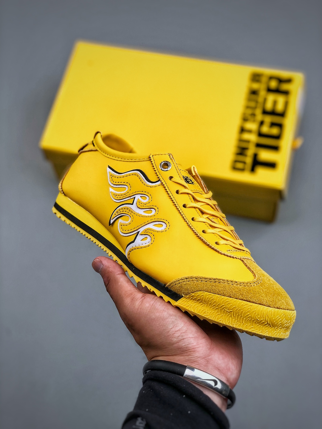 オニツカタイガー「Onitsuka Tiger」MEXICO 66 スリッポン スニーカー