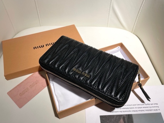 ミュウミュウ「Miu Miu」ミュウミュウ ラムスキン フラップバッグ 5550 / ショルダーバッグ