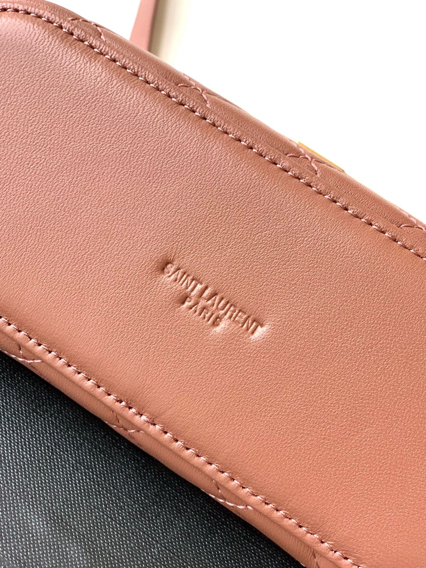 サンローラン「Saint Laurent」ギャビー ヴァニティバッグ（ラムスキン）