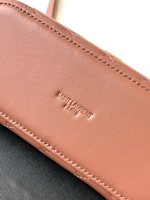 サンローラン「Saint Laurent」ギャビー ヴァニティバッグ（ラムスキン）