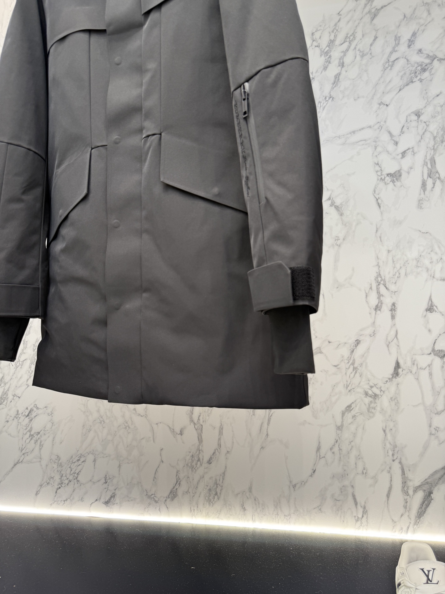 バーバリー「Burberry」秋冬ミドル丈フード付きダウンジャケット