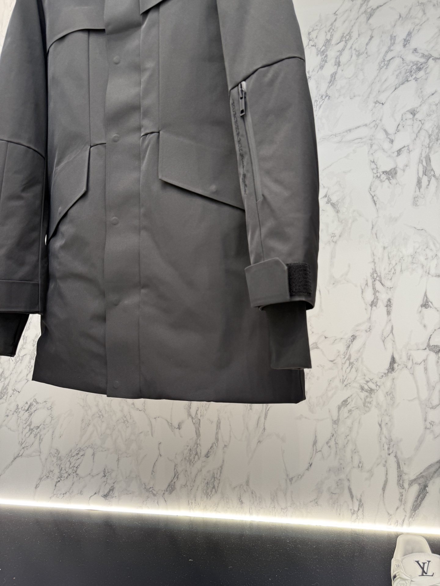 バーバリー「Burberry」秋冬ミドル丈フード付きダウンジャケット