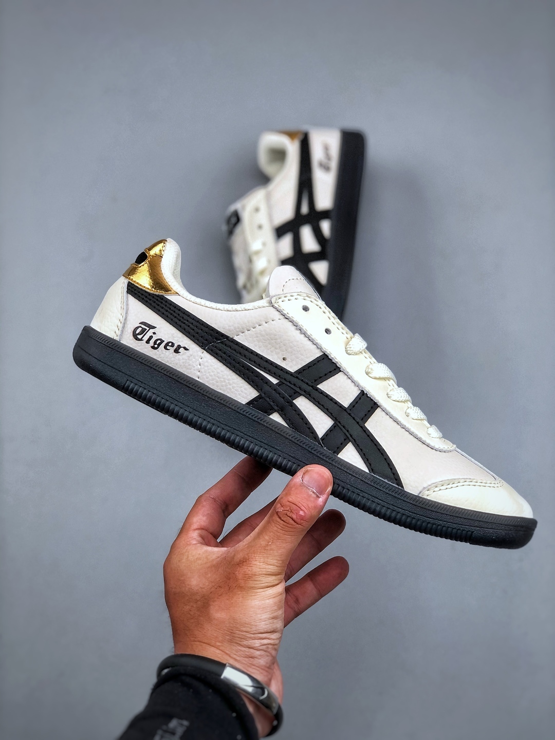 オニツカタイガー「Onitsuka Tiger」MEXICO 66 スリッポン スニーカー