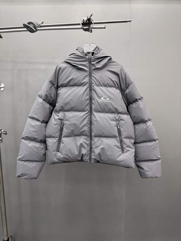 バレンシアガ「Balenciaga」‌秋冬ファッションレディースダウンジャケット
