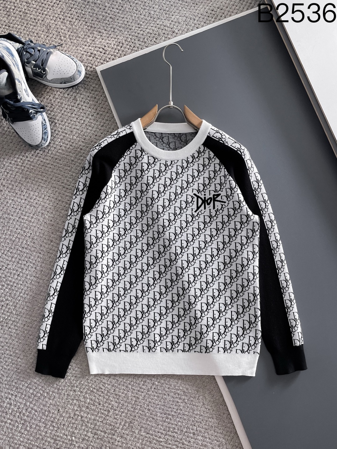 ディオール「Dior」秋冬新作ニットクルーネックセーター