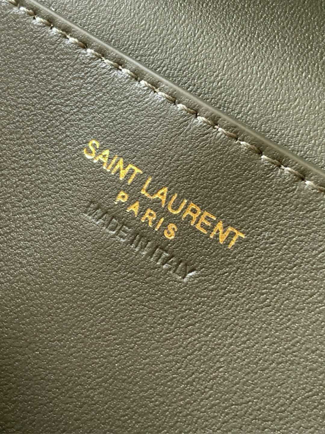 サンローラン「Saint Laurent」ギャビー ヴァニティバッグ（ラムスキン）