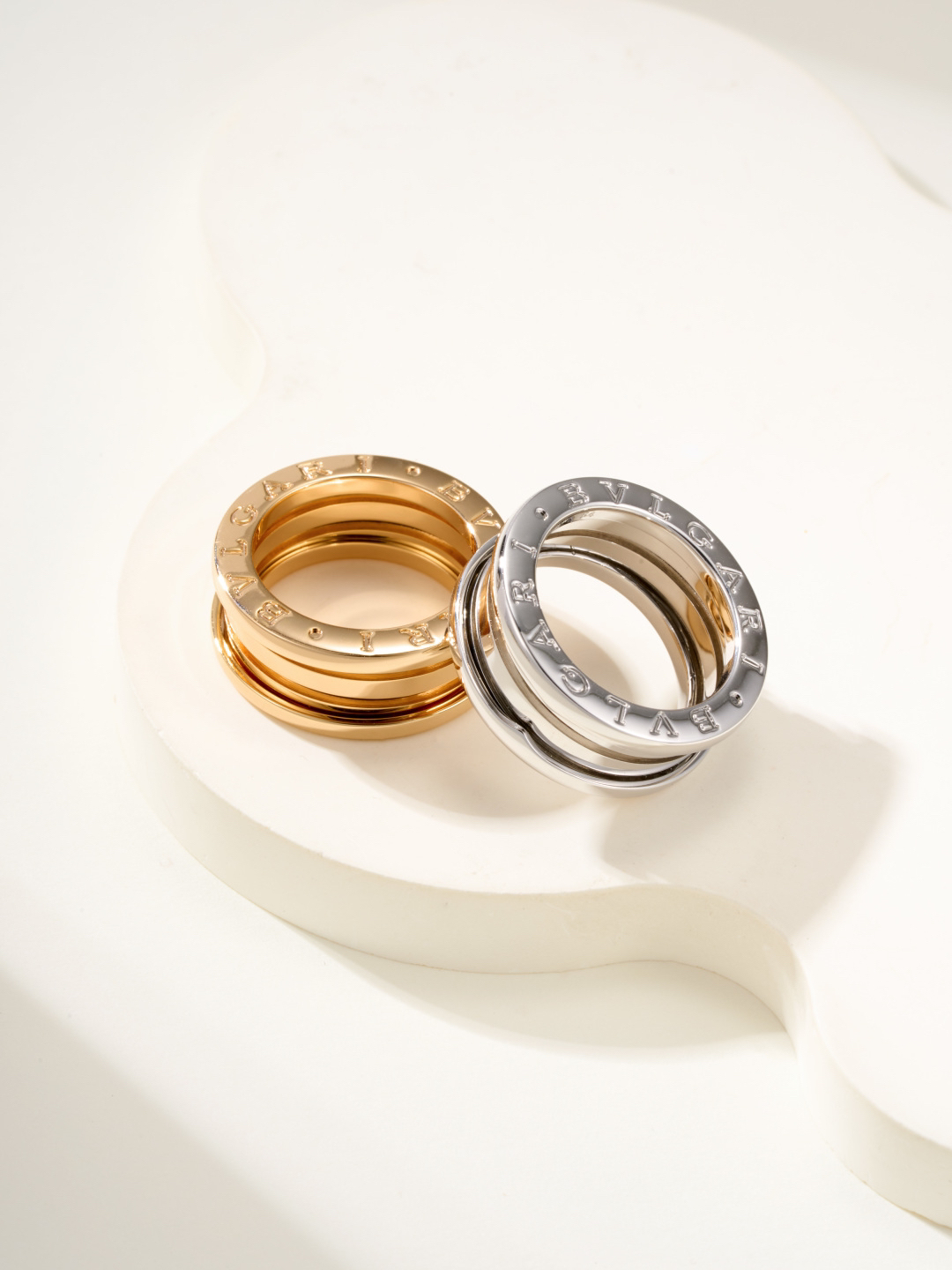 ブルガリ「Bvlgari」エレガントなリングコレクション