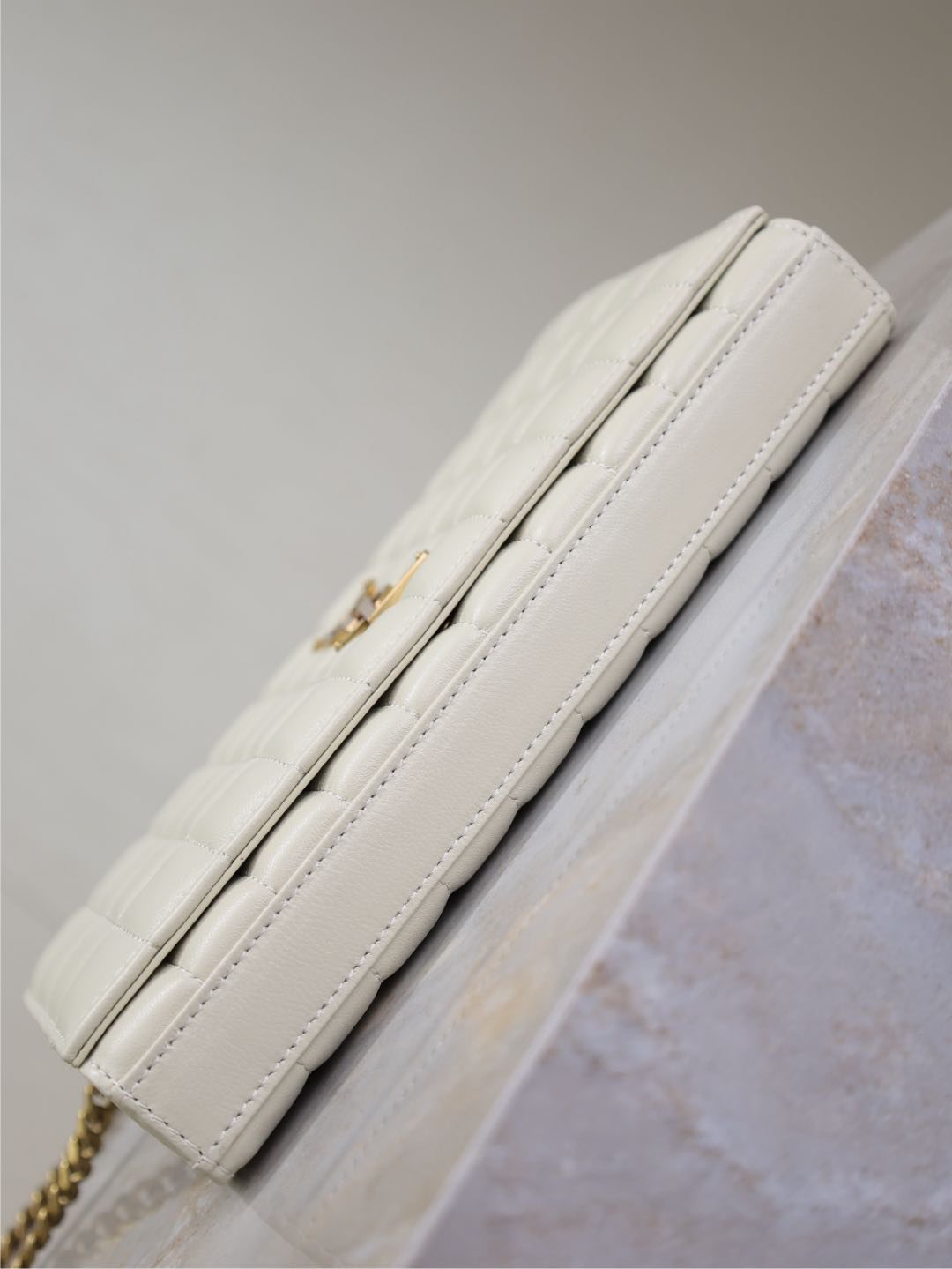 2026サンローラン「SAINT LAURENT CASSANDRE チェーンウォレット（WOC）