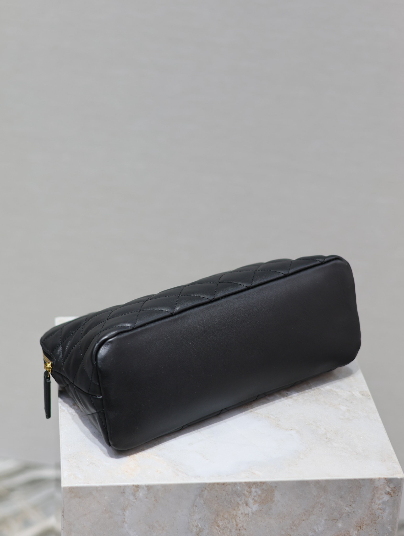2026サンローラン「SAINT LAURENT LE CASSANDRE ショルダーバッグ