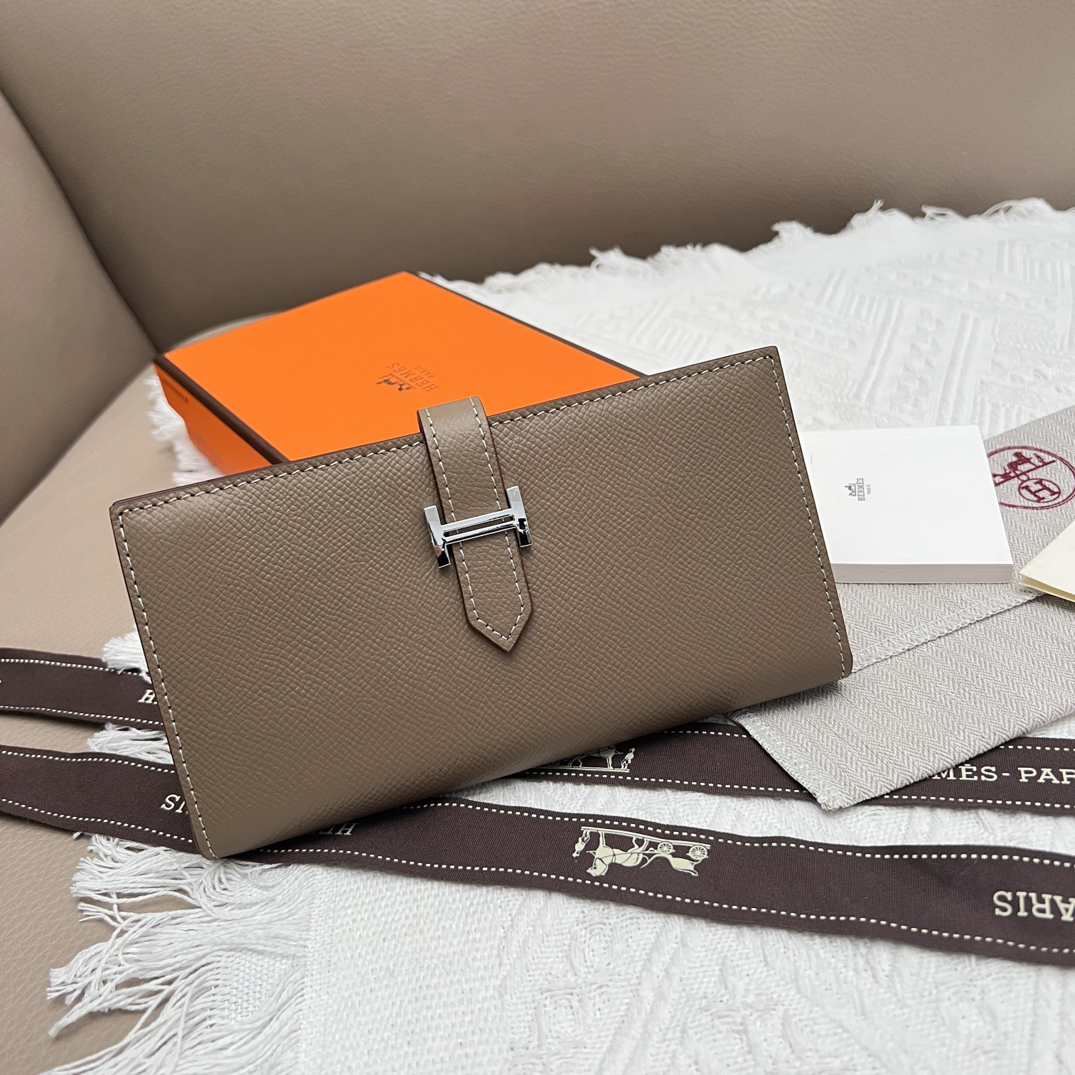 エルメス(Hermès) ベアン《H》のクラスプ開閉 長財布 6色