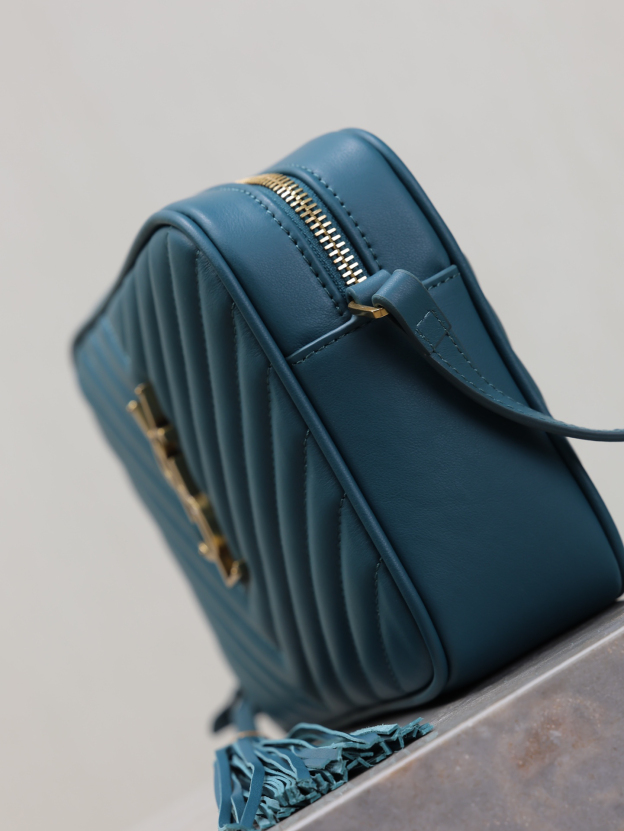 2026サンローラン「Saint Laurent LOU カメラバッグ