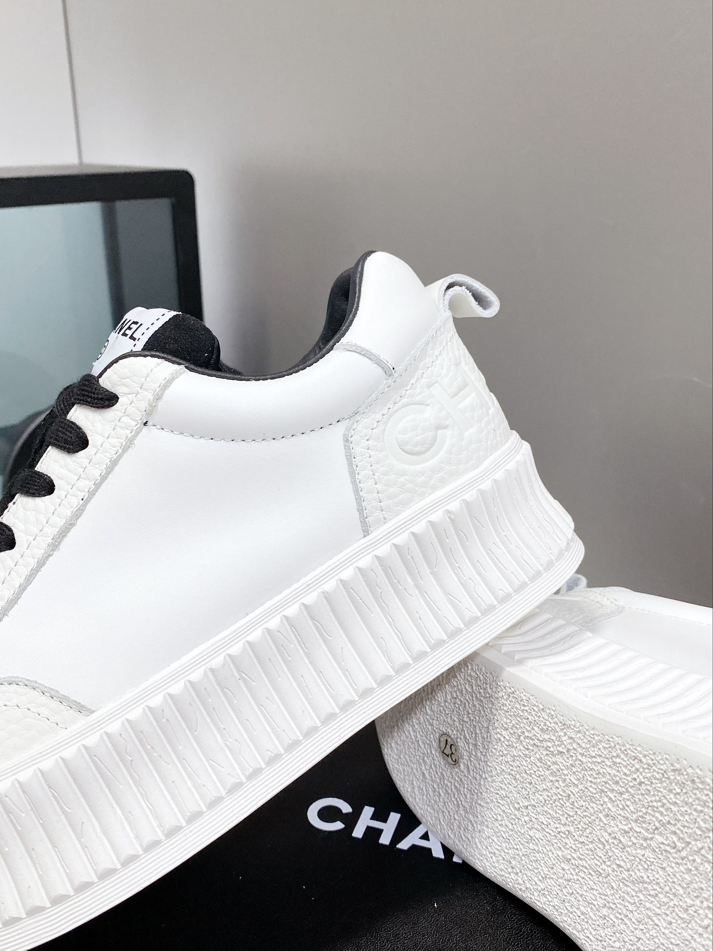 シャネル［Chanel］  2023SS パンダカラー スニーカー