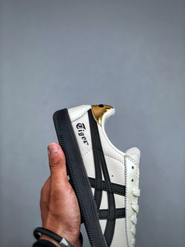 オニツカタイガー「Onitsuka Tiger」MEXICO 66 スリッポン スニーカー