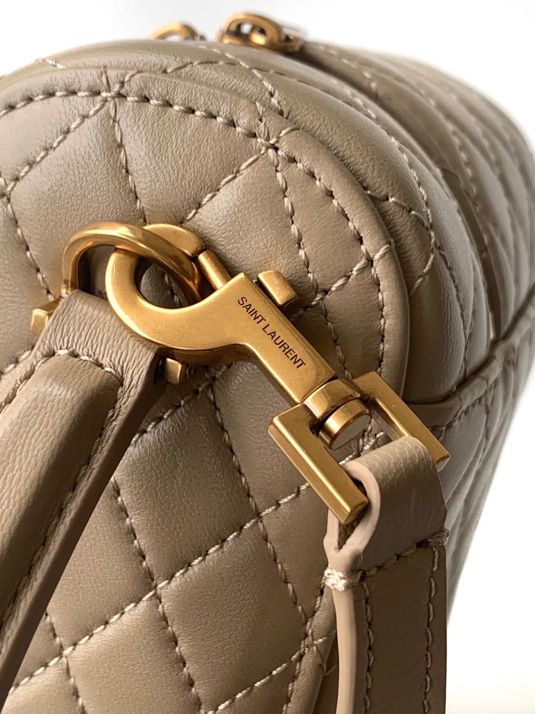 サンローラン「Saint Laurent」ギャビー ヴァニティバッグ（ラムスキン）