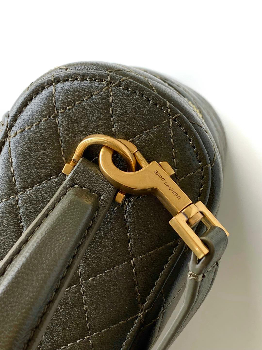 サンローラン「Saint Laurent」ギャビー ヴァニティバッグ（ラムスキン）