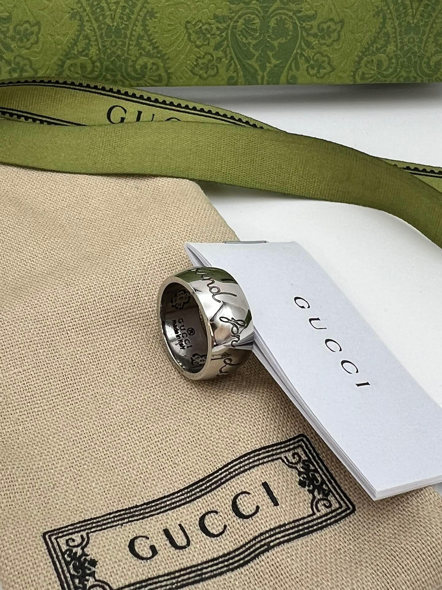 グッチ「Gucci」Blind for Love 愛無畏リング